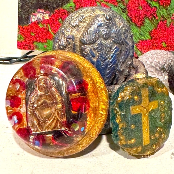 Art By William Holman Cross ,Buddha Egyptian box . signed listed individually - Picture 2 of 16